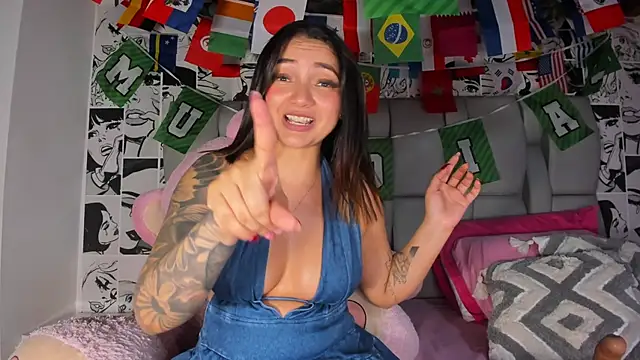 LucyRosse live