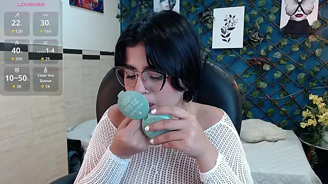 mila_quin live