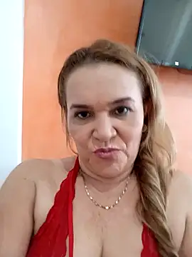 Sara_hilton02 live