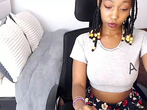 Thee_habibah live