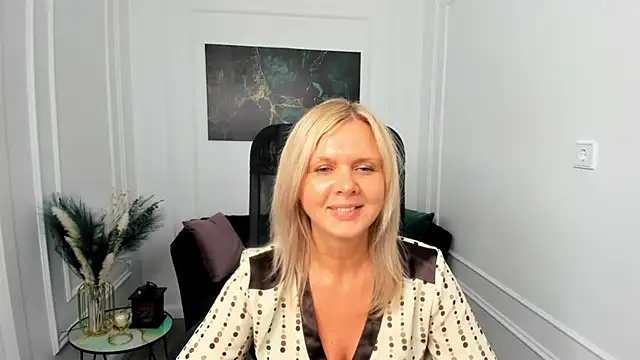 AgathaKlouin live