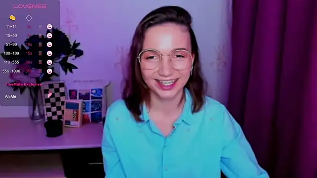 KindHazelHere_ live