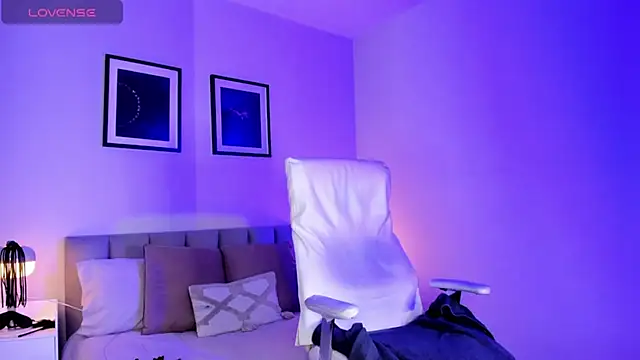 Madisson_Bluee live