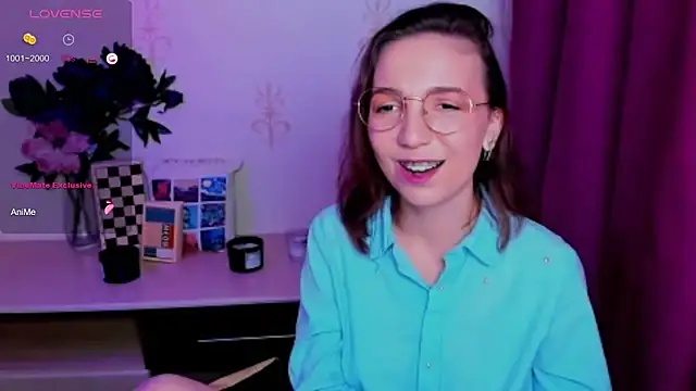 KindHazelHere_ live