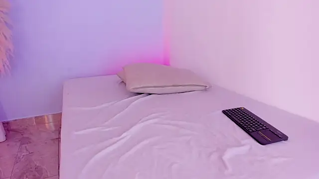 aleksandramiller_ live