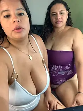 twocurvylatins live