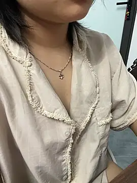 Ellie18 live