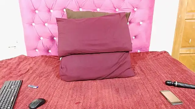 WILD_KITTYxXx live