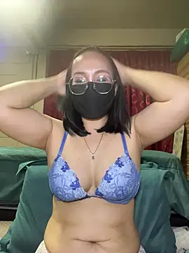 melyiaaa live