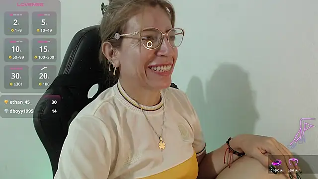 Chayla_Ruiz live
