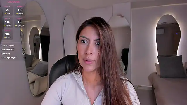 ArianaDumont live