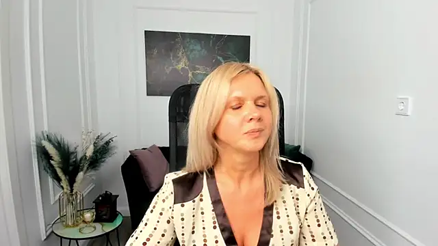 AgathaKlouin live