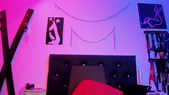 Little_Naughtty live