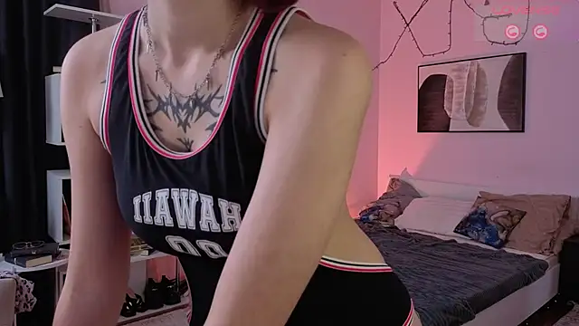 Cruela_Bena live