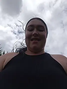 Fiery_Mia live