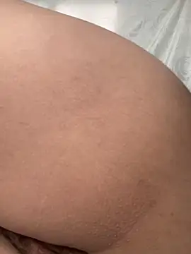 Aaliyah_Melej live