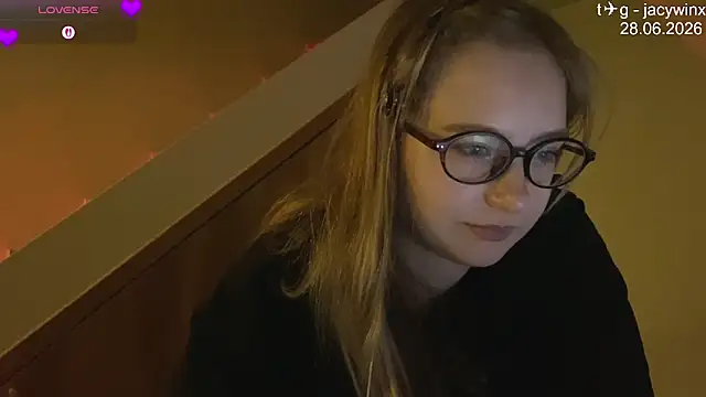 JacyWinslat live