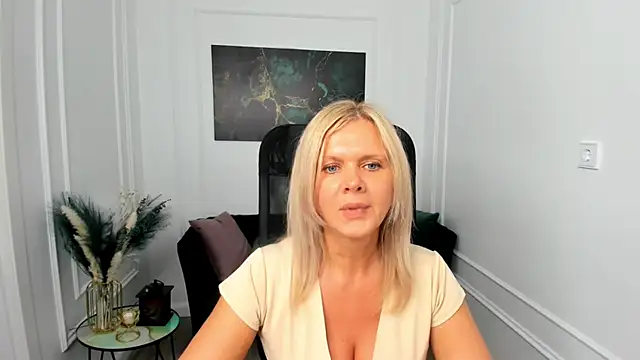 AgathaKlouin live