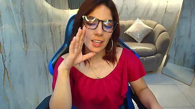 nadia_r_ profile