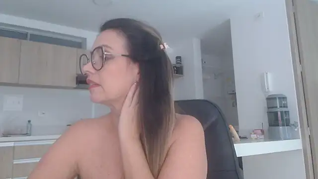 LovePaula live