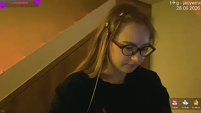 JacyWinslat live