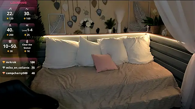 Maya_Winters live