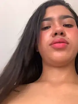 Lily_em live