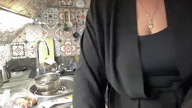 Jolenya live