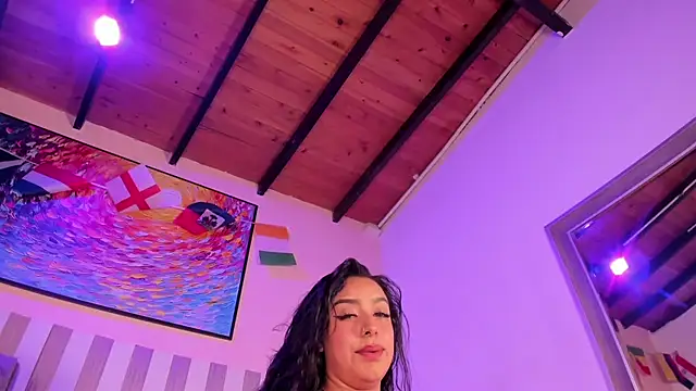 nina_glow live