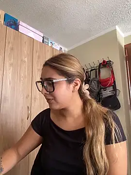 Miabonnett_ live