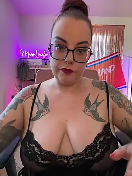 Miss_Lucifer6 live