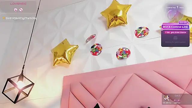 Caroline_daring live