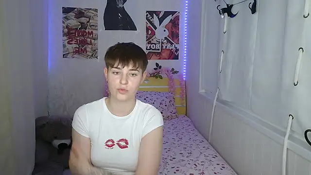 EmyHills live