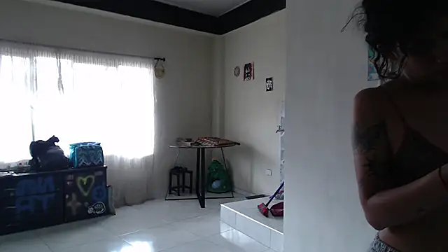 AlinaWoolf_ live