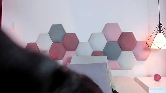Emilywatsonn live