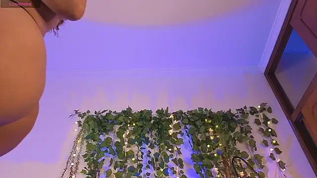 leilapom live