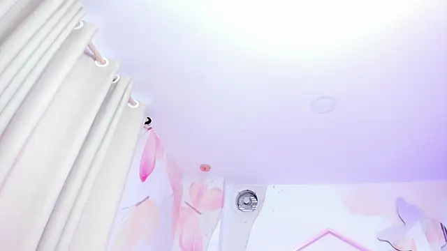 Millieskinny18 live