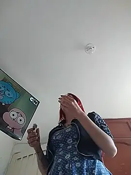 Derieri_Blush live