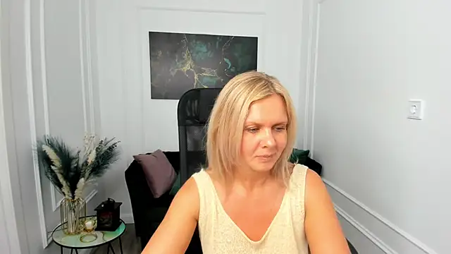 AgathaKlouin live