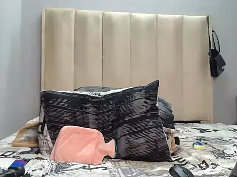 QueenZara_202 live