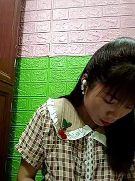 AmyLinee01 live