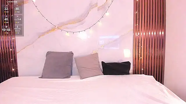 SaraApril_1 live
