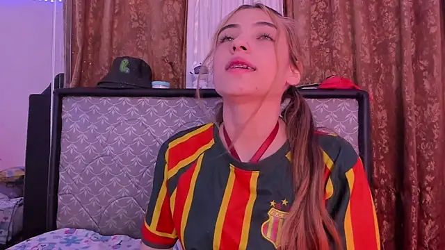 Sophie_vega1 live