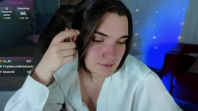 Rune_Veila live