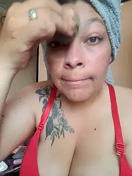 CurvyMilen live