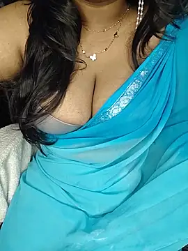 Curvy_Pooja live
