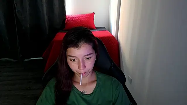 Skinny_queen_20 live
