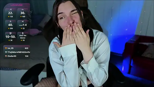 Rune_Veila live