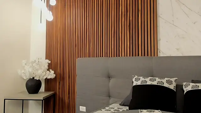 Amara_Velvet_ live