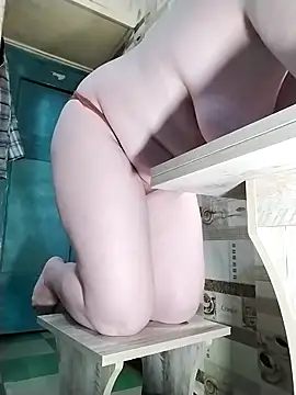 Holly-69 live